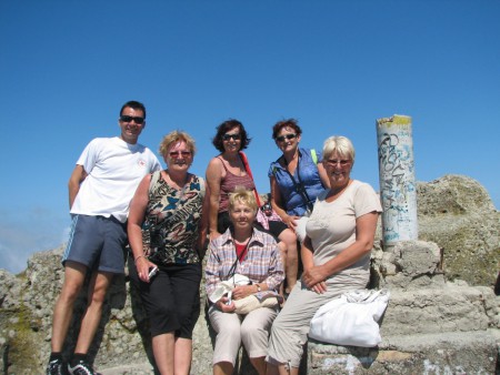Ischia 2010 zdravotní dozor při výstupu na Mt.Epomeo